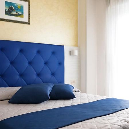 Hotel Haus Charlotte San Benedetto del Tronto Buitenkant foto