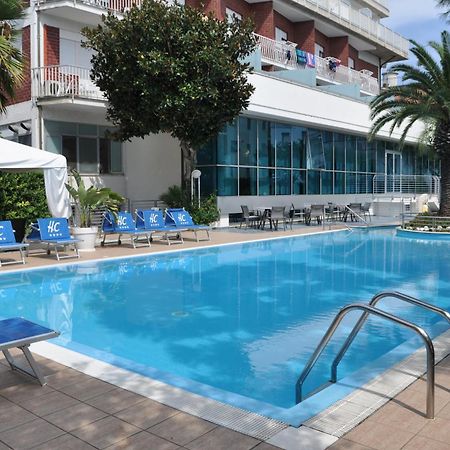 Hotel Haus Charlotte San Benedetto del Tronto Buitenkant foto