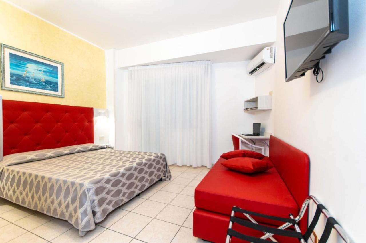 Hotel Haus Charlotte San Benedetto del Tronto Buitenkant foto