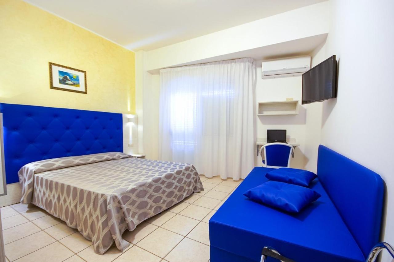 Hotel Haus Charlotte San Benedetto del Tronto Buitenkant foto