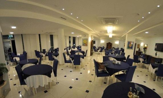 Hotel Haus Charlotte San Benedetto del Tronto Buitenkant foto