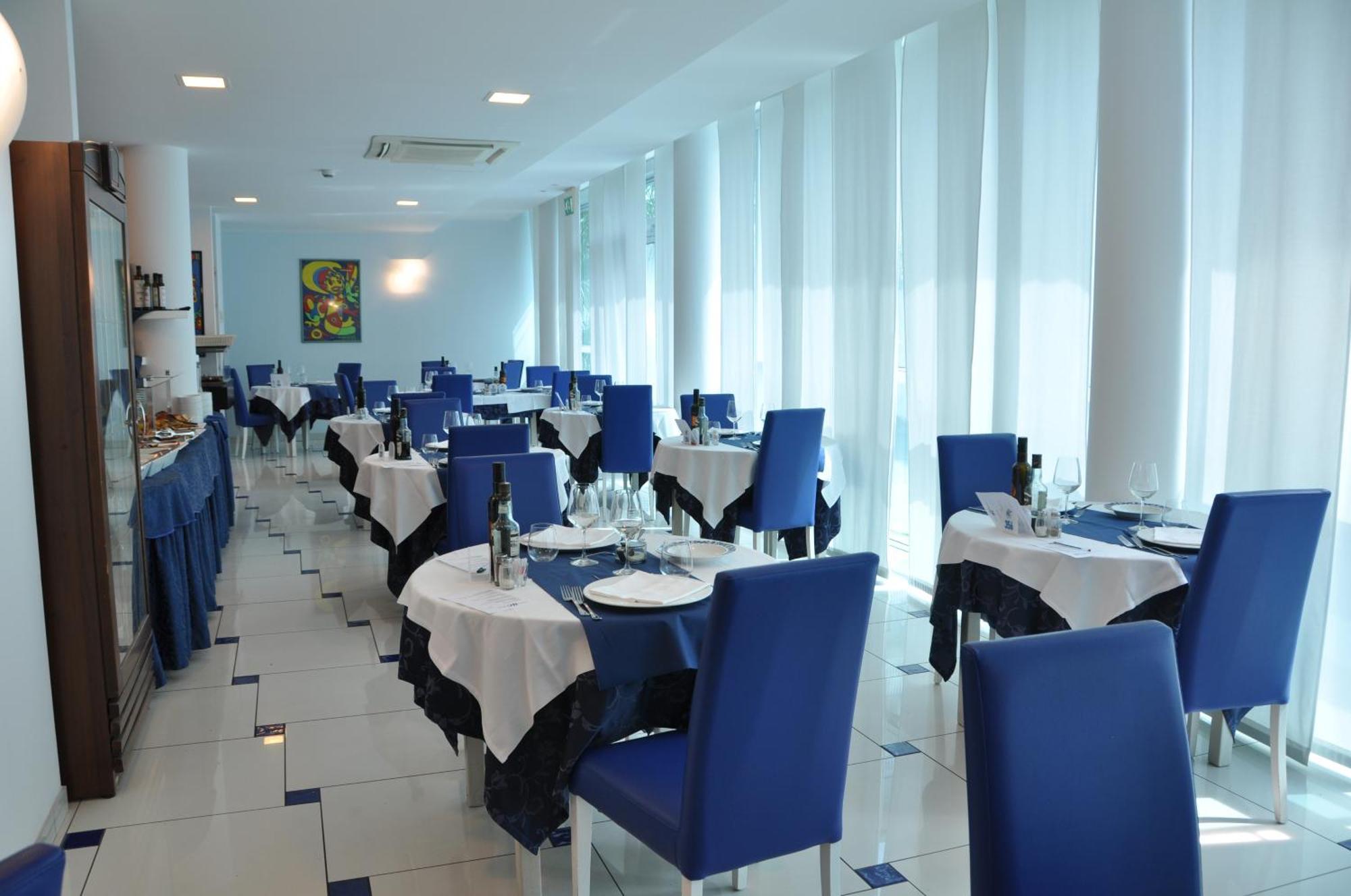 Hotel Haus Charlotte San Benedetto del Tronto Buitenkant foto