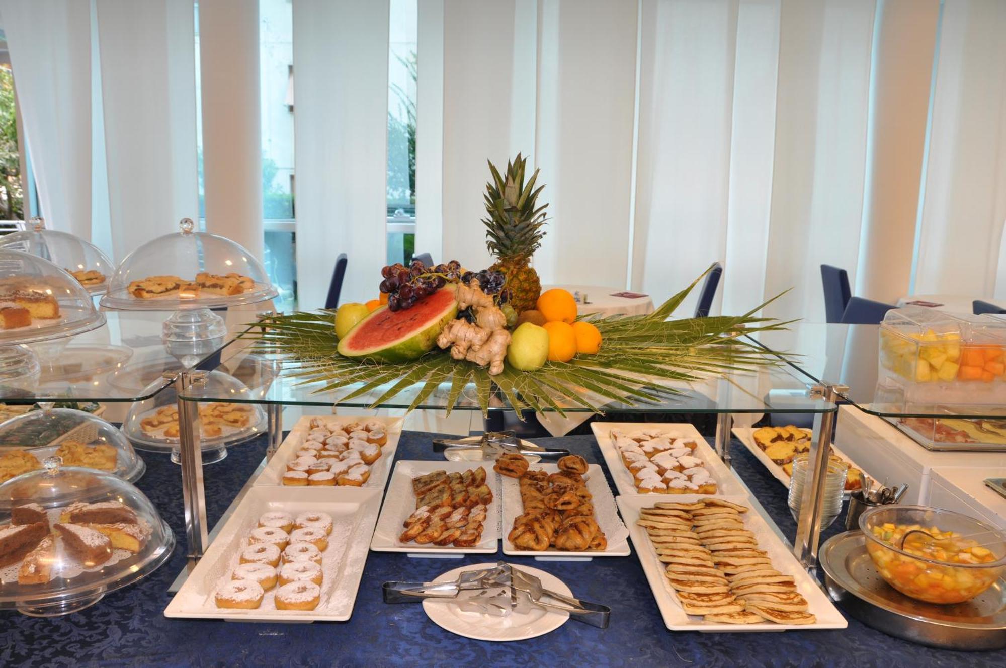 Hotel Haus Charlotte San Benedetto del Tronto Buitenkant foto